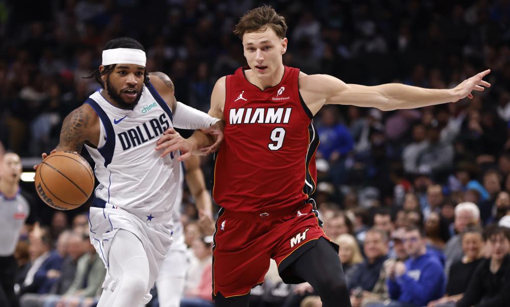 首秀低迷并 首秀低迷并